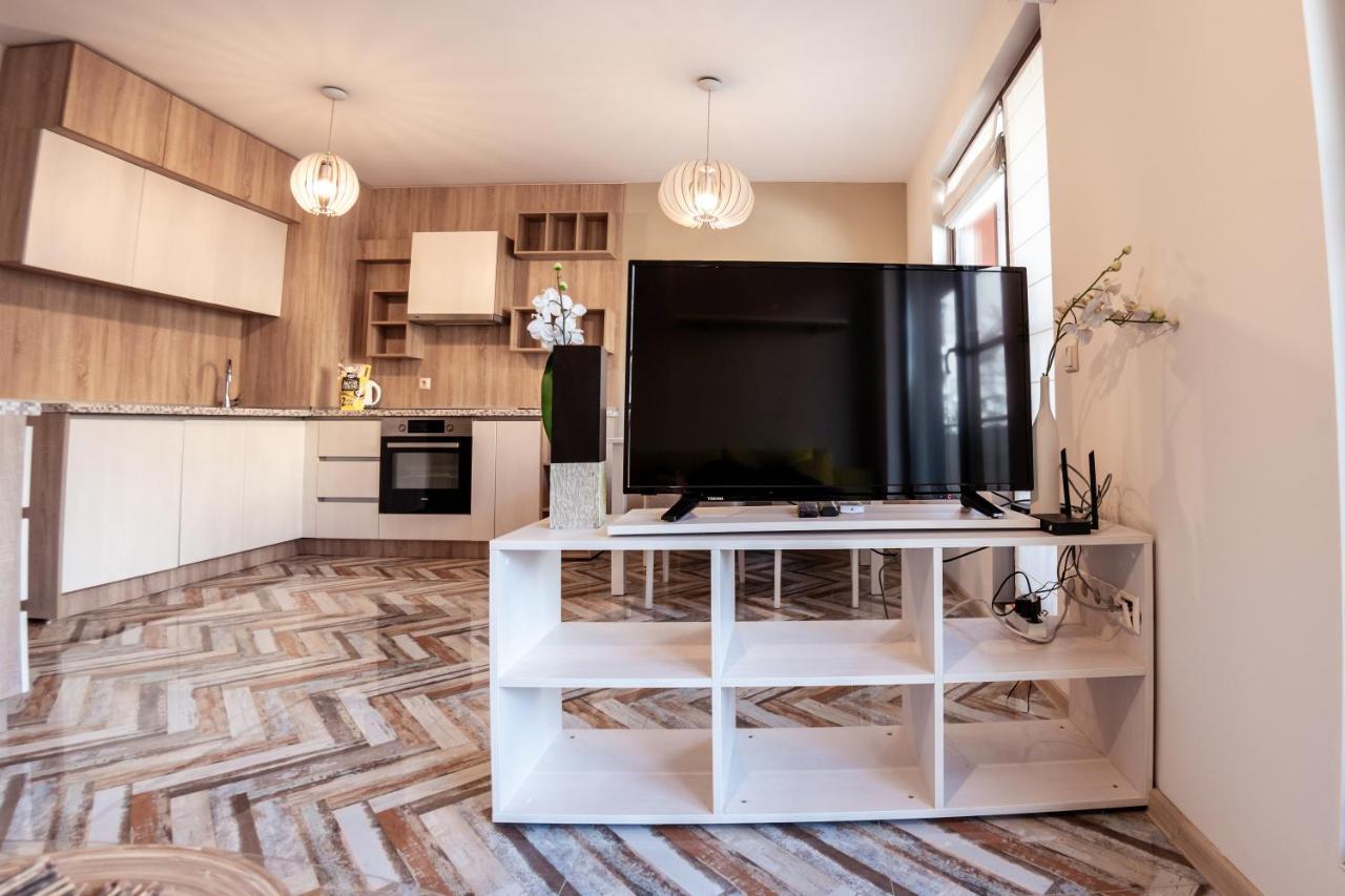 Bright 1Bdr Apartment With A Balcony Sofia Bagian luar foto